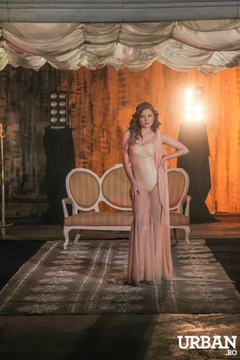 filmari-elena-gheorghe---captain-tonight-urbanro--17-_tb628 filmari-elena-gheorghe---captain-tonight-urbanro--17-_tb628