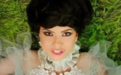 74548554_DZAZMWB - Inna