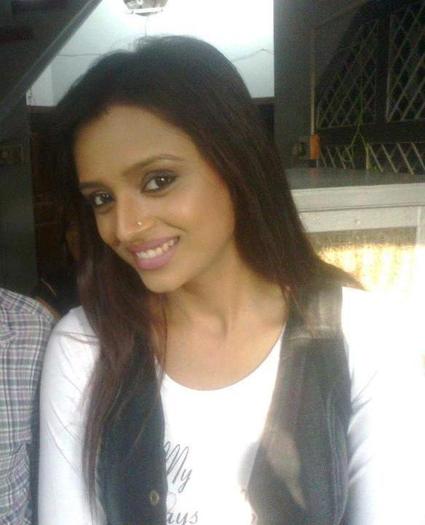 550873_330554740347785_312550993_n - Parul Chauhan