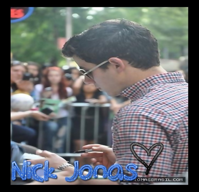 - Buna ziua, va zic. Salonul domnului Bieber?