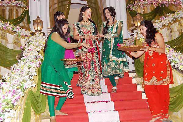 292574_417905528227422_482770329_n - PARUL CHAUHAN NEW