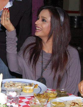 292678_394899510528024_588145610_n - PARUL CHAUHAN NEW