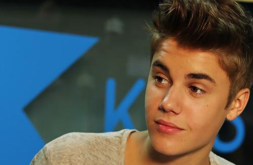 - ok,imi dai adresa ta si vin eu maine pe la 7 la tine? ;;)