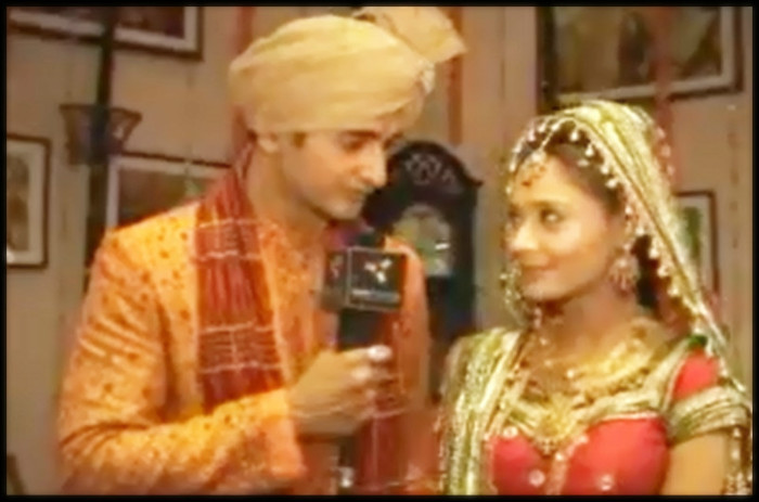 Mona22 - sara khan18