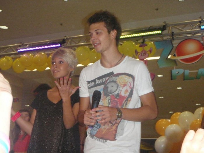 226115_459438684096852_1743988187_n