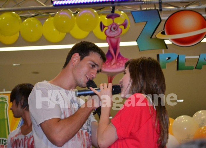 294476_425135260857111_1553484156_n