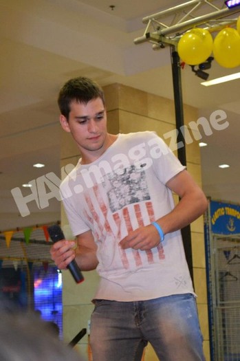 309133_425134290857208_1719897576_n