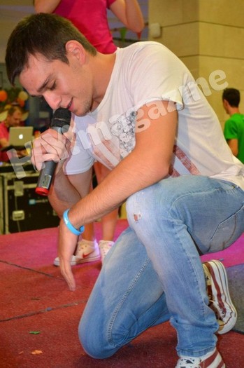 405334_425134537523850_2066024101_n