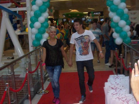 557405_330958796998792_605520575_n