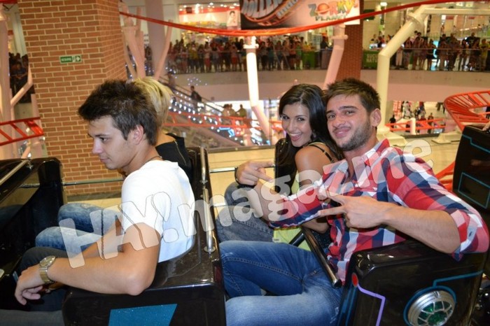 574733_425135400857097_1903479389_n