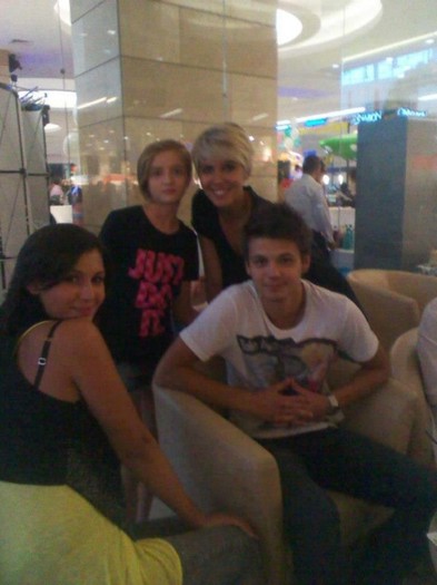 574900_430969156947045_1857848139_n