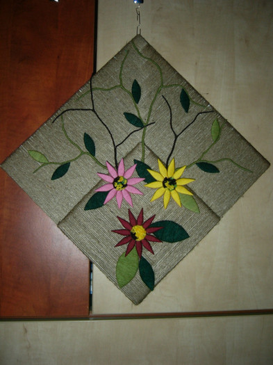 20; dimensiune 35x35 cm
pret 45 lei
