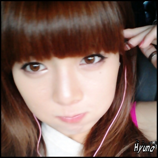 ^.^...Ah..[isi baga castile.n urechi,se pune pe banca mancand alune] - OoI PARK IoO