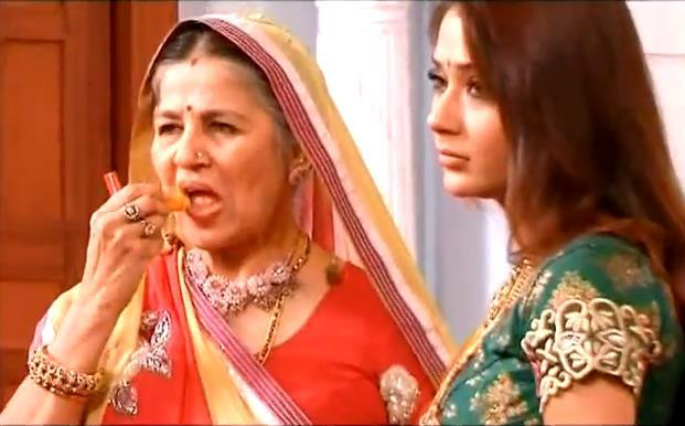 Sara khan (112)