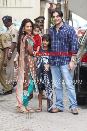 523266_339229562838700_1133173533_n