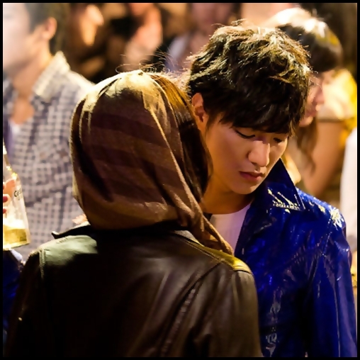 ~ oK Hyuna..[danseaza]Nici unul nu are Hara:))