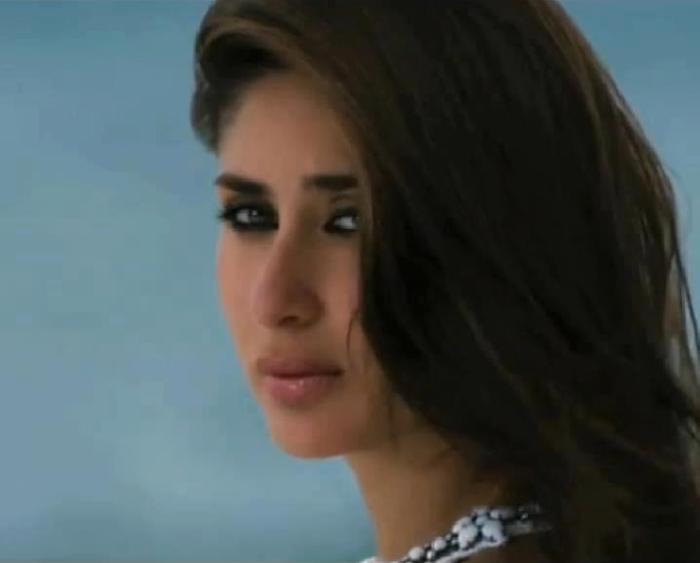 294473_277625545672727_1549468540_n - Kareena Kapoor 2