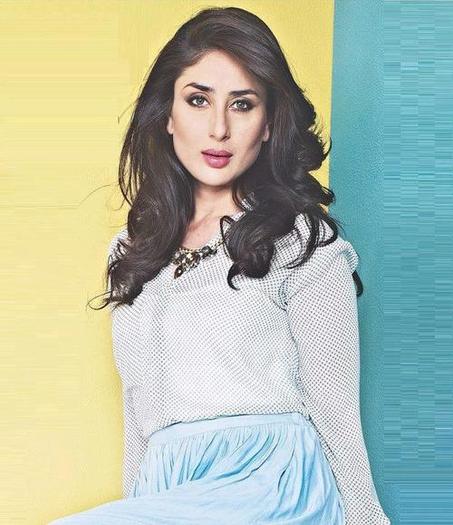 480082_276627495772532_801512678_n - Kareena Kapoor 3