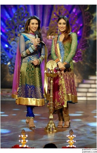 558661_276521992449749_894584065_n - Kareena Kapoor 3