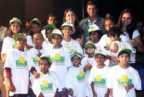559257_270807489687866_97661145_n - Kareena Kapoor 3