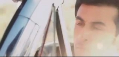 Anjaana Anjaani (16)