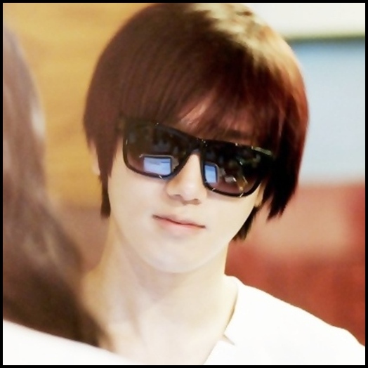 [ o impinge de pe el ]...~x(...Zau ca dau coltu :((...TE LEG..daca nu ma lasi in pace x(