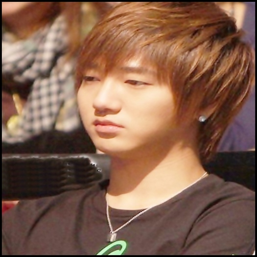 [ se tranteste pe o banca ] - OoI PARK IoO