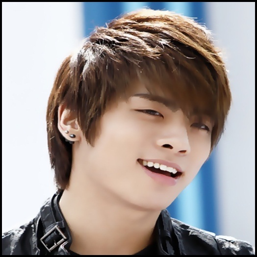 - mda,spune-i problemele lui doctor love :)){aratand spre Hwa}eu merg sus,bye :){pleaca} - Xx Episodul 4 xX