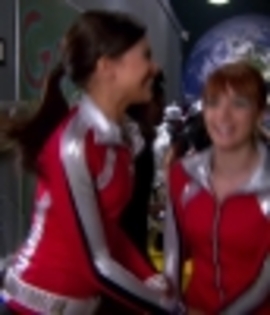 thumb_Shake_It_Up_S02E28_Made_In_Japan_Part_1_720p_WEB-DL_DD5_1_AAC2_0_H_264-OOO_mkv_000133466