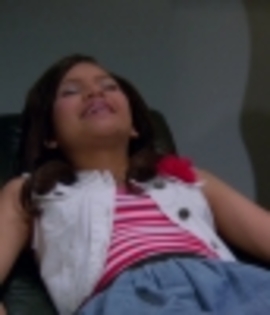 thumb_Shake_It_Up_S02E28_Made_In_Japan_Part_1_720p_WEB-DL_DD5_1_AAC2_0_H_264-OOO_mkv_000529863