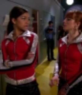 thumb_Shake_It_Up_S02E28_Made_In_Japan_Part_1_720p_WEB-DL_DD5_1_AAC2_0_H_264-OOO_mkv_000167501 - Zendaya Coleman