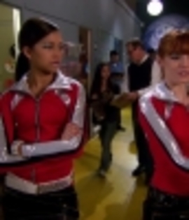 thumb_Shake_It_Up_S02E28_Made_In_Japan_Part_1_720p_WEB-DL_DD5_1_AAC2_0_H_264-OOO_mkv_000169502 - Zendaya Coleman