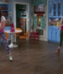 thumb_Shake_It_Up_S02E27_Embarrass_It_Up_HD_720p_tune_mkv_000012971