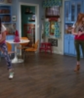 thumb_Shake_It_Up_S02E27_Embarrass_It_Up_HD_720p_tune_mkv_000014597