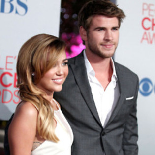 tumblr_lxov0jvCFl1qkkda8o1_250 - Miley Cyrus