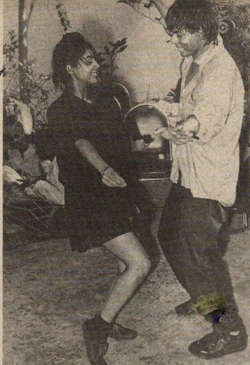 380698_226606070780036_721547750_n