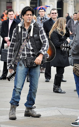 430657_203900003050643_1910304330_n