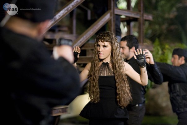 6094_119538358245_8176173_n - Camaleones