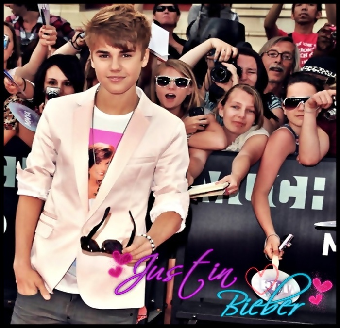 - Da` dezvolta. Sunt seful tau si am tot dreptul sa aflu ce se intampla cu soarta ta!