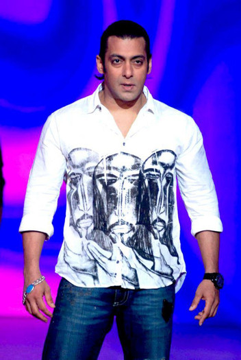 295041_336799909725075_198775208_n - 0 Salman Khan
