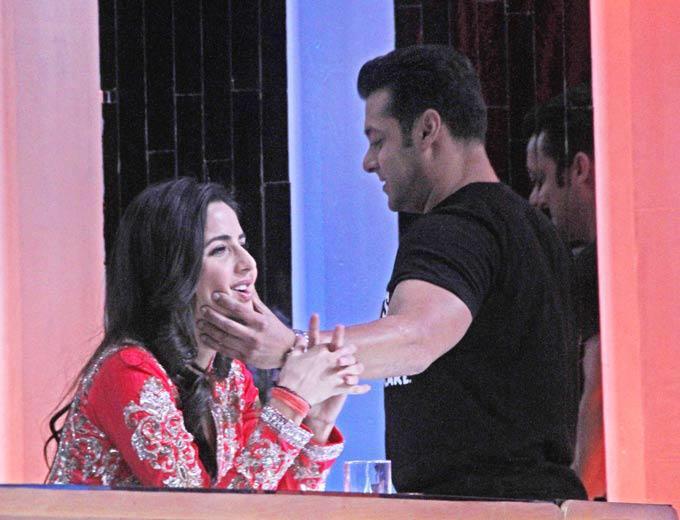 426665_370880282983704_558022332_n