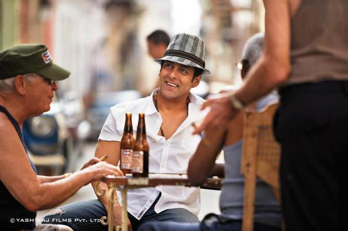 551165_363349927070073_1032280972_n