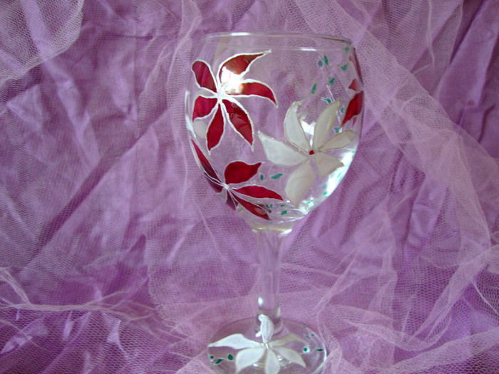 pahar vin pictat manual