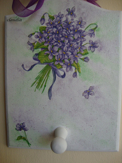 cuier ,,violete'' -decoupage - 0-01 Handmade-