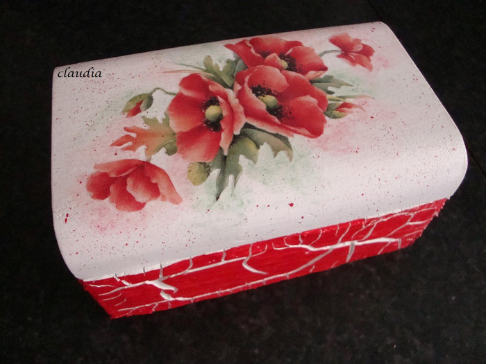 caseta ,,maci rosii''-decoupage - 0-01 Handmade-