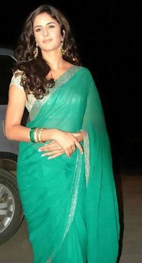 208437_213528375325893_6676617_n - 0 Katrina Kaif