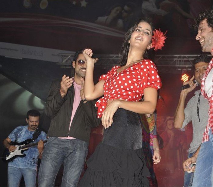 250452_228589327153131_2402444_n