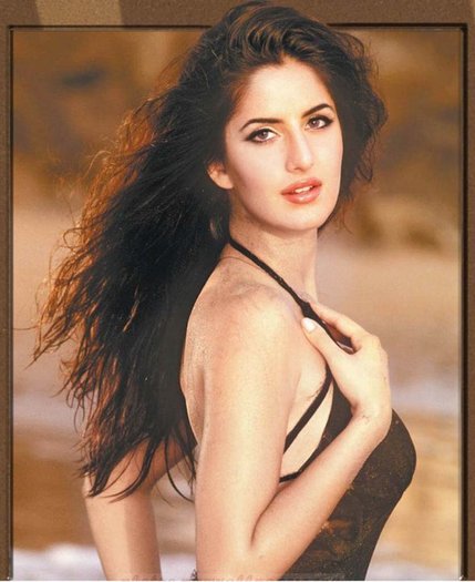 261878_229775847034479_5880320_n - 0 Katrina Kaif