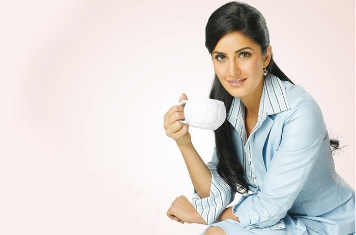 262157_230846956927368_1749181_n - 0 Katrina Kaif