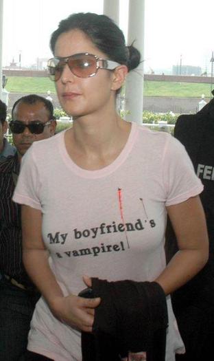 317915_466178393394222_1462605527_n - 0 Katrina Kaif